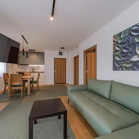 Rei Lux Aparthotel 4*